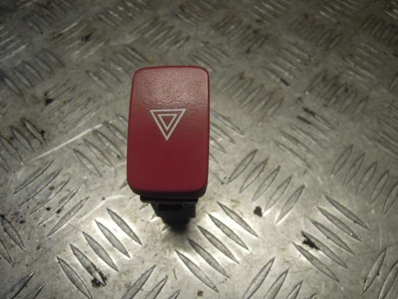 Кнопка аварийной сигнализации к Hyundai Tucson, 2005, купить | DT-42137. Фото #1