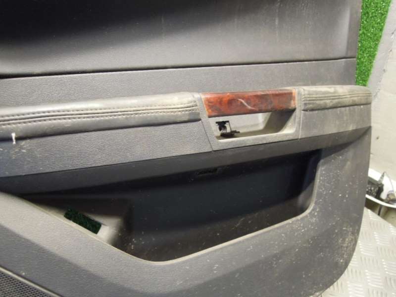 Обшивка двери передней правой (дверная карта) к Chrysler 300C, 2008, купить | DT-23602. Фото #3